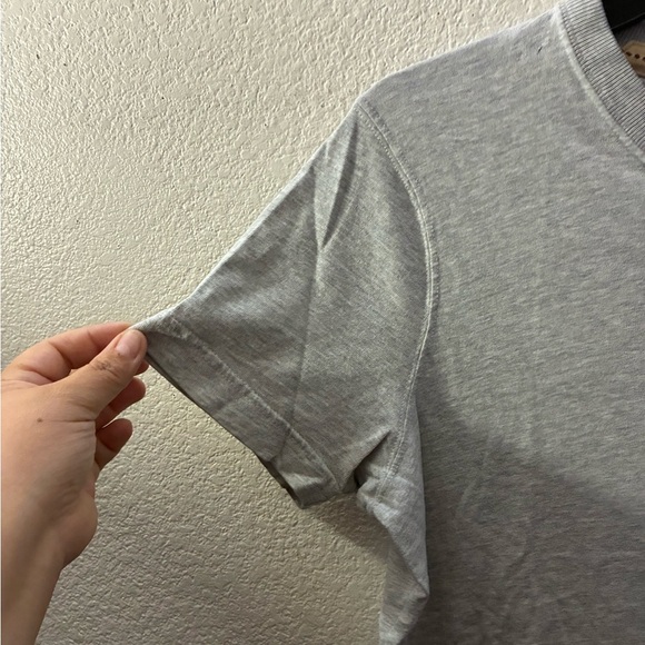 💥Hollister Gray Men's V-Neck T-Shirt L - Picture 4 of 11